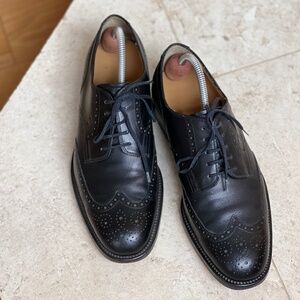 Tod’s wing tip shoe size 8